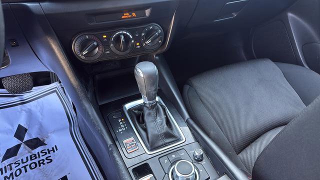 Used 2018 MAZDA MAZDA3 Sport FWD image 18