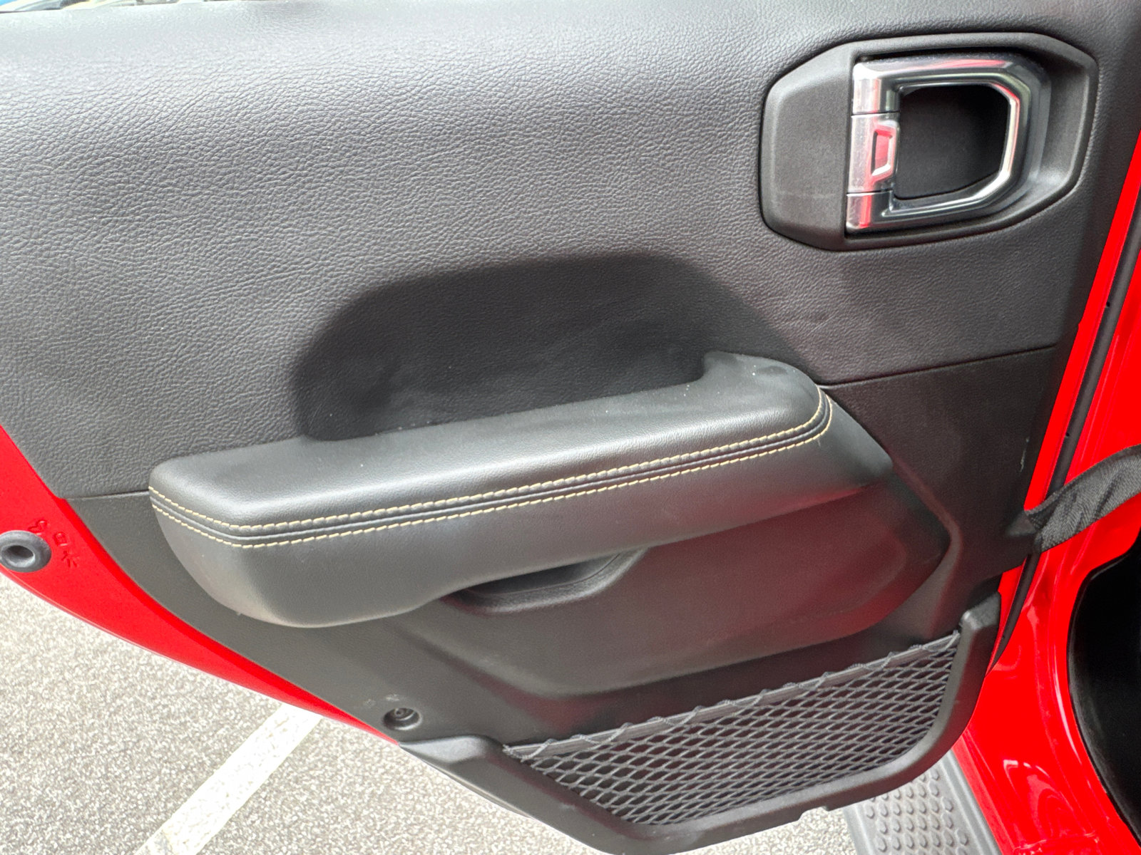 Used 2025 Jeep Wrangler Sahara image 21