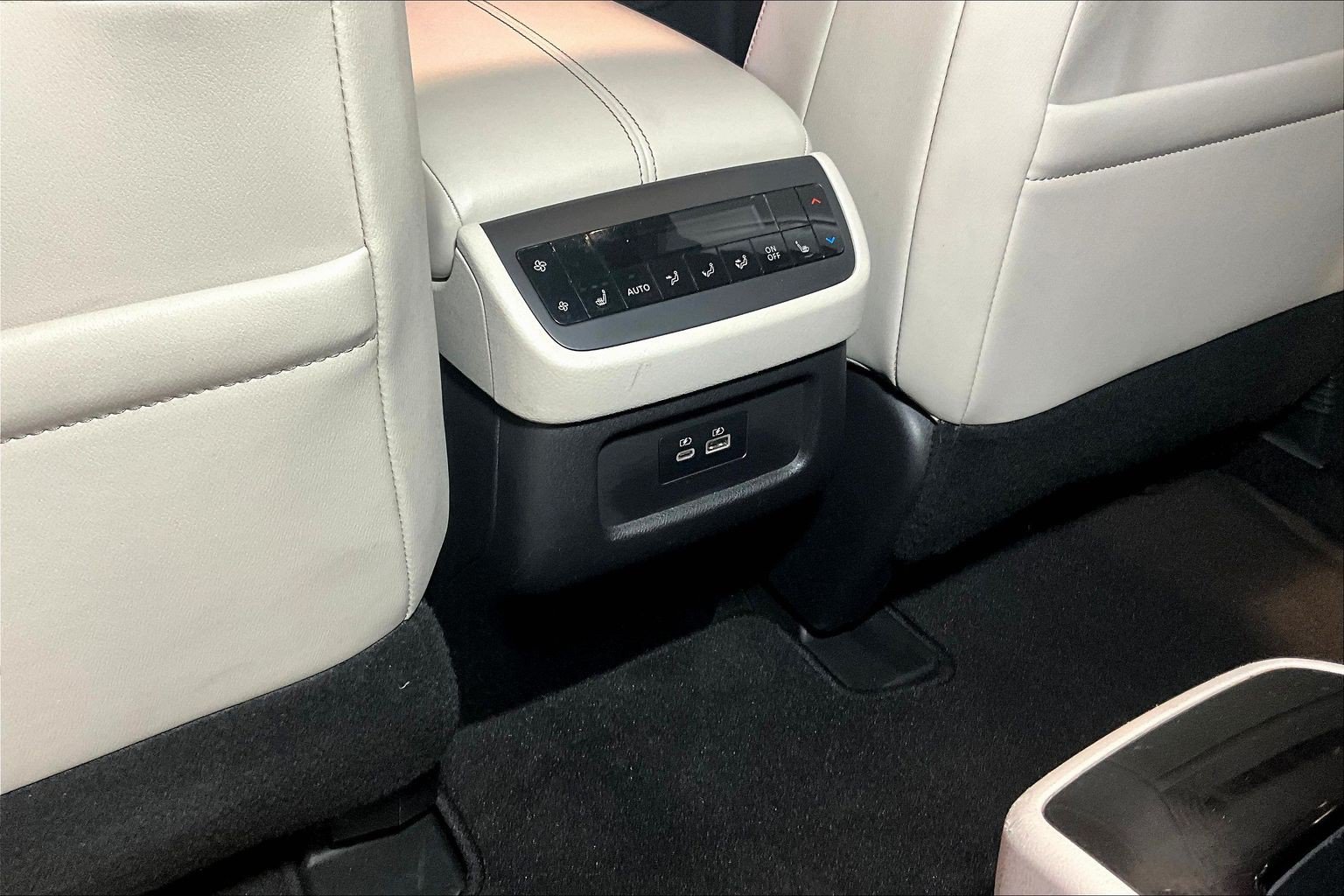 Used 2022 Nissan Pathfinder SL w/ SL Premium Package AWD/4WD image 11