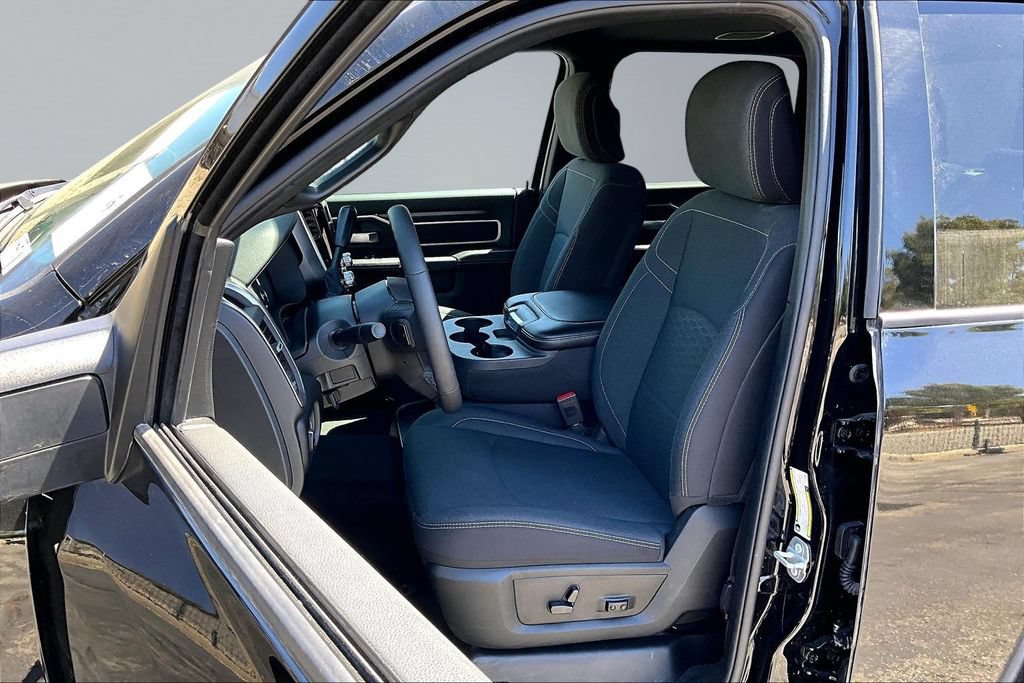 Used 2026 RAM 2500 Big Horn AWD/4WD image 3