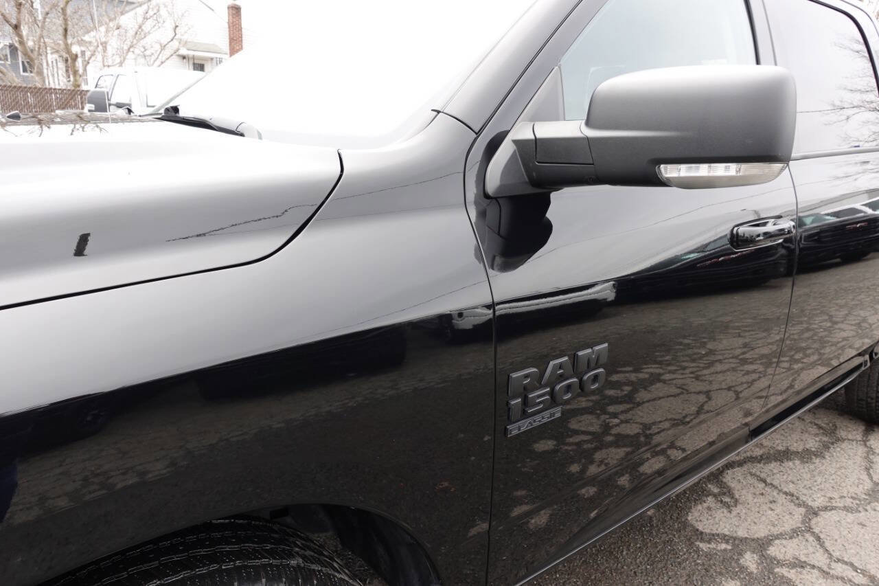 Used 2023 RAM 1500 Classic SLT w/ Electronics Convenience Group image 7