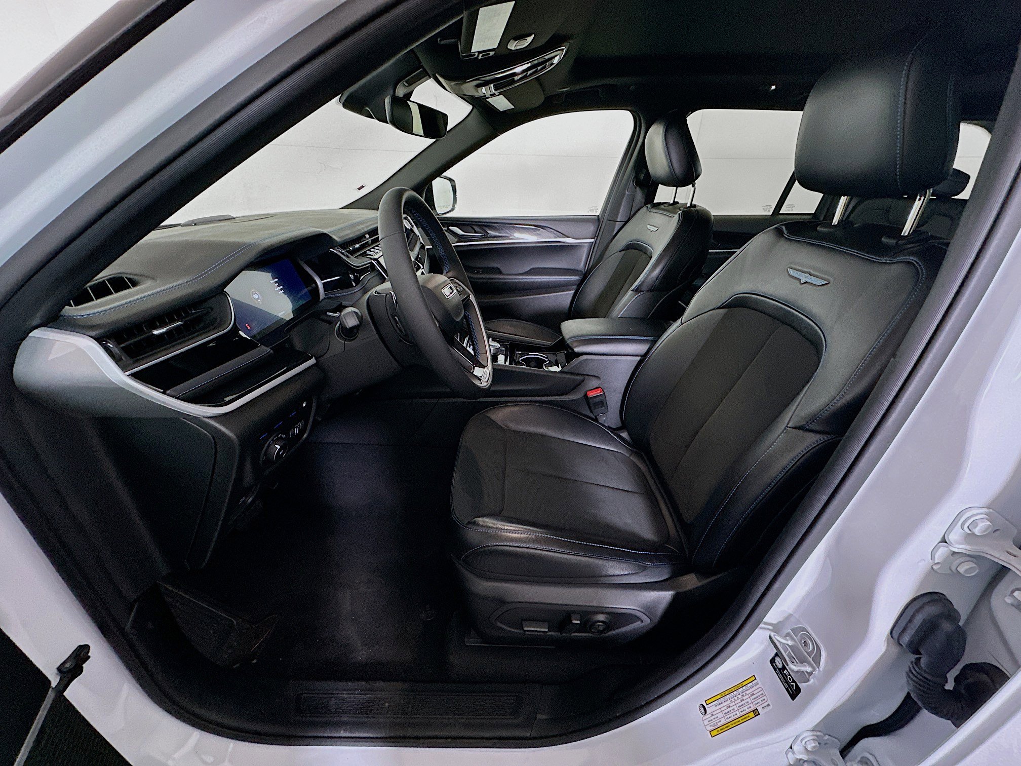 Used 2023 Jeep Grand Cherokee Trailhawk w/ Advanced Protech Group II image 13