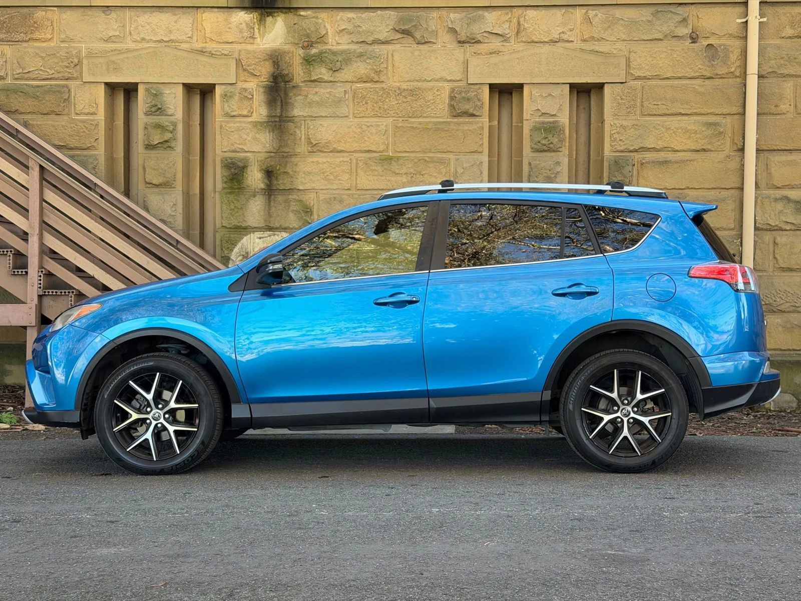 Used 2016 Toyota RAV4 SE FWD image 39