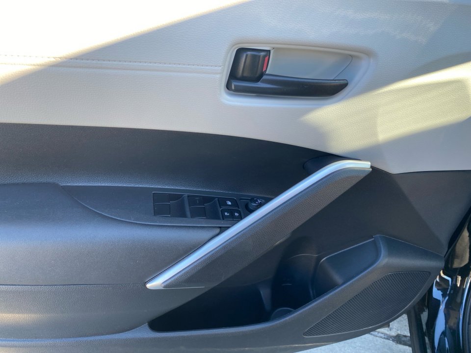 Used 2023 Toyota Corolla Cross L image 35