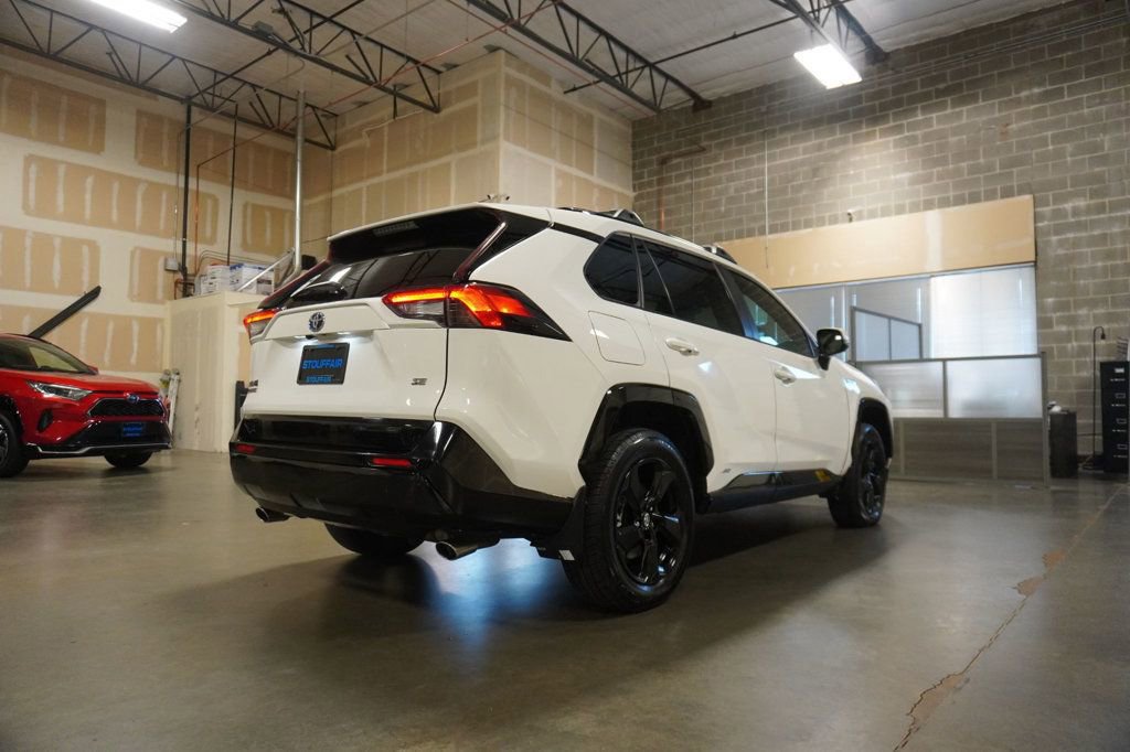 Used 2023 Toyota RAV4 SE w/ Weather & Moonroof Package image 4