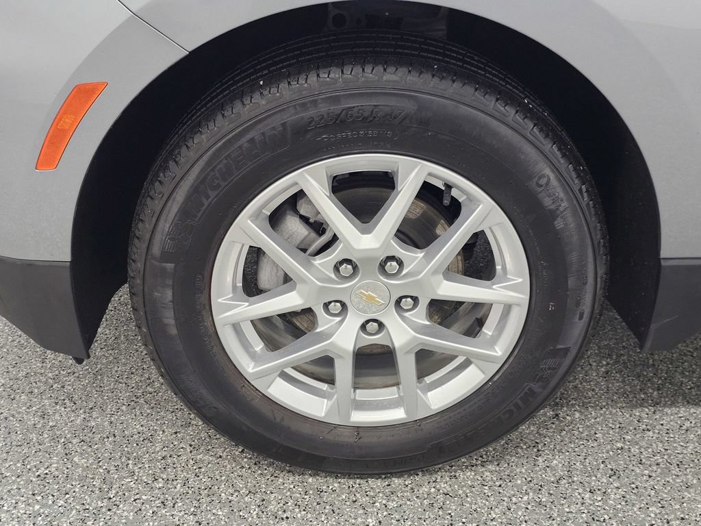 Used 2024 Chevrolet Equinox LS FWD image 9