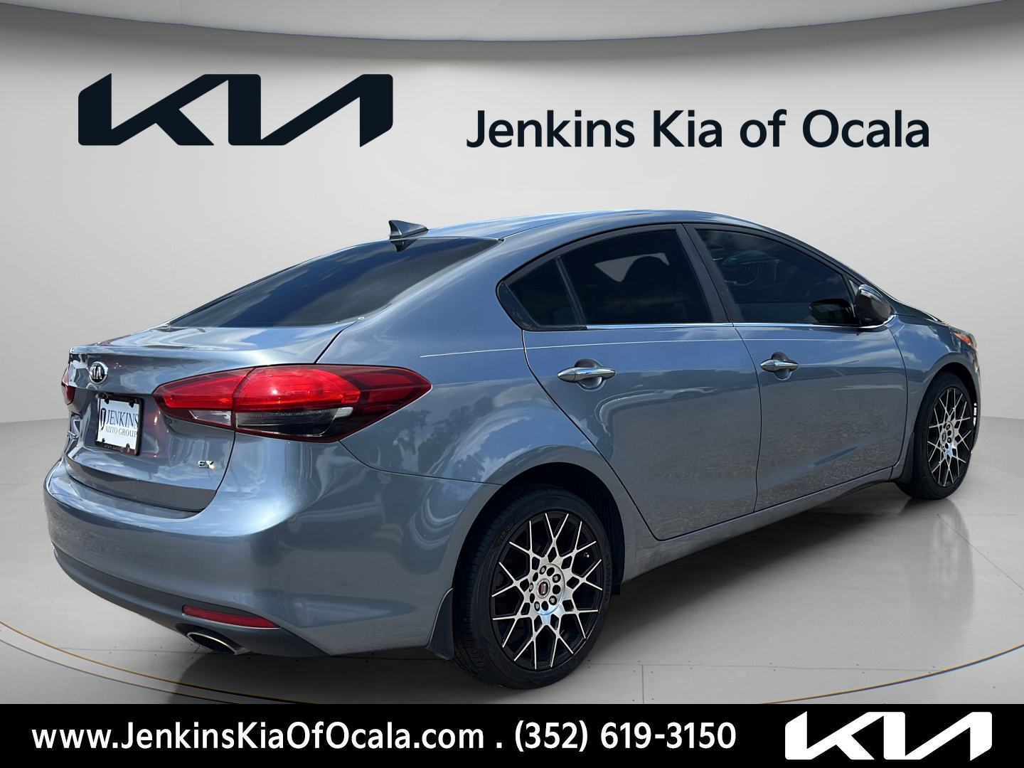 Used 2017 Kia Forte EX FWD image 3