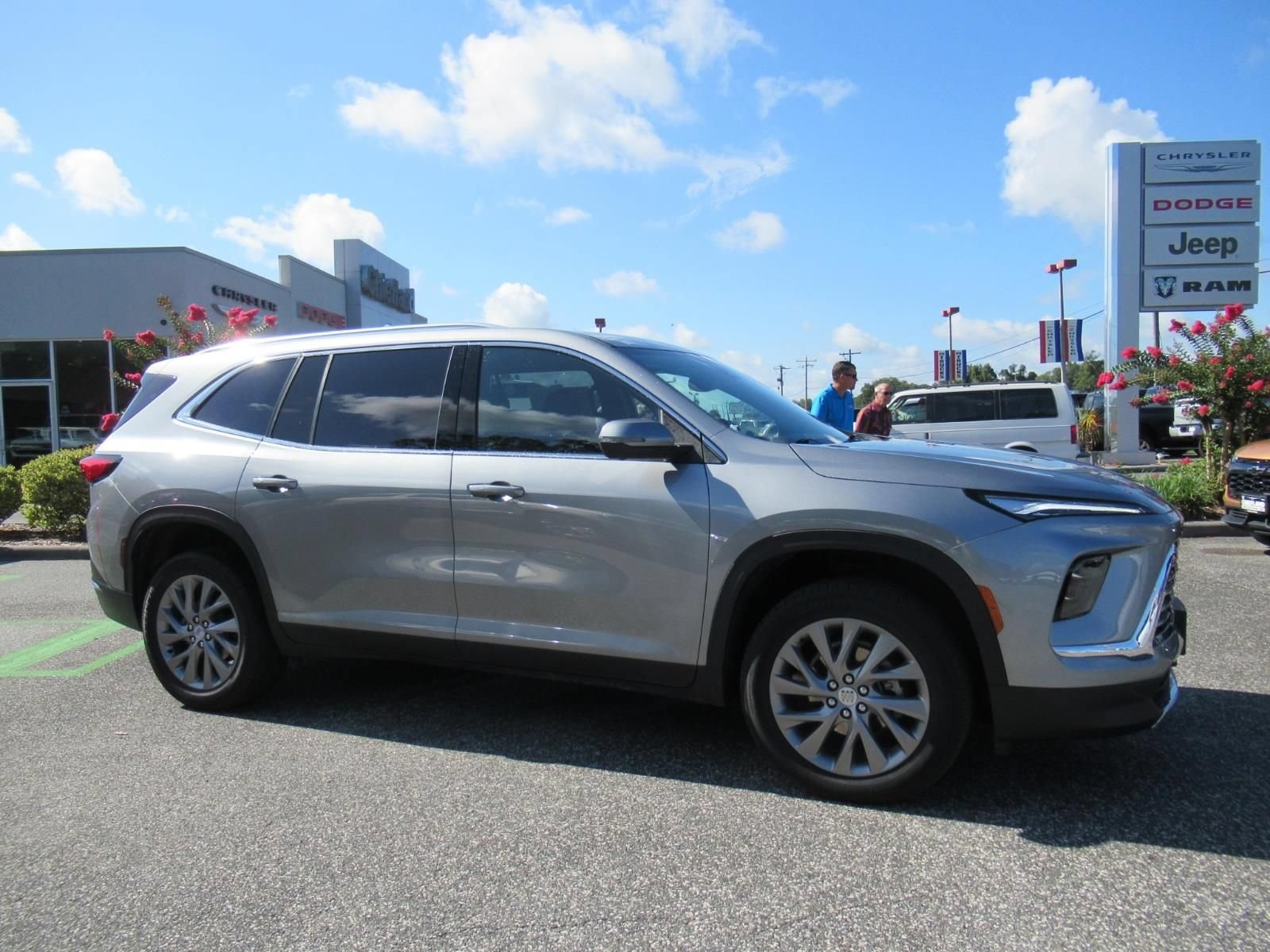 Used 2026 Buick Enclave Preferred FWD image 2