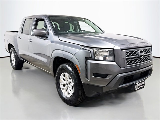 Used 2024 Nissan Frontier SV image 3