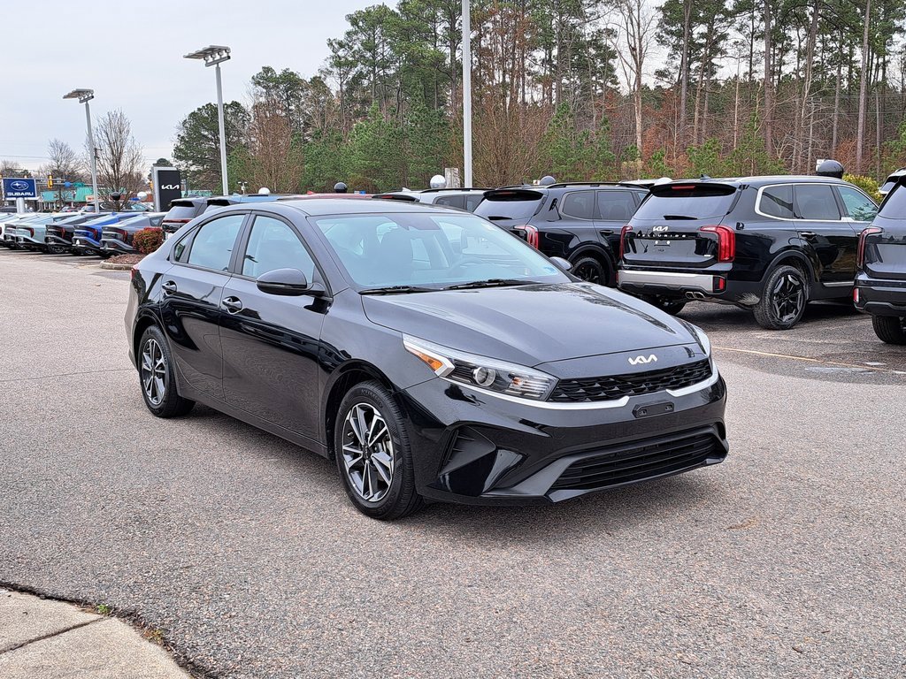 Used 2024 Kia Forte LXS w/ LXS Technology Package image 4