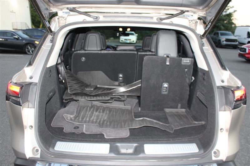 Used 2023 INFINITI QX60 Sensory w/ Vision Package image 28