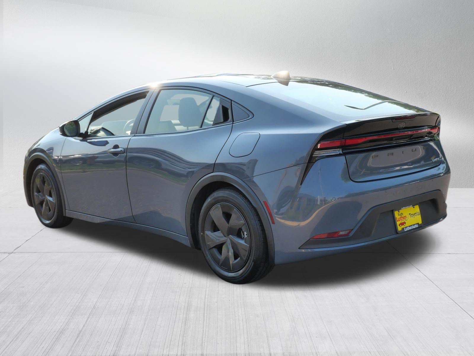 Certified 2025 Toyota Prius LE FWD image 6
