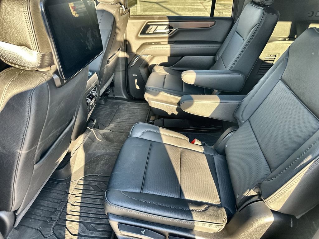 Used 2026 GMC Yukon XL Denali w/ Denali Reserve Package image 16