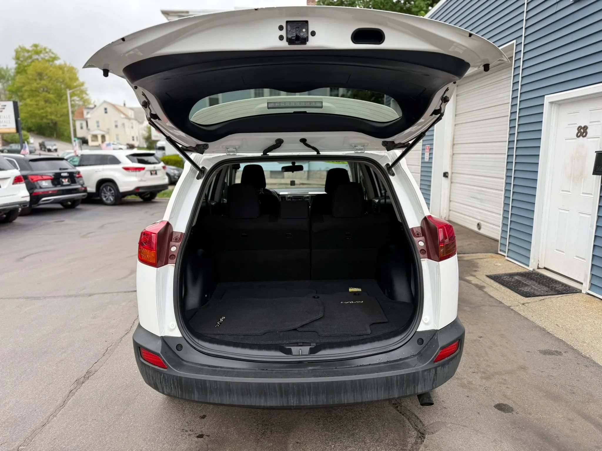 Used 2015 Toyota RAV4 LE AWD/4WD image 38
