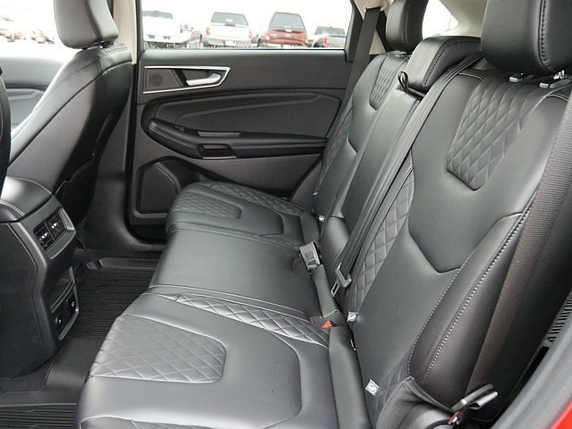 Used 2024 Ford Edge Titanium image 16