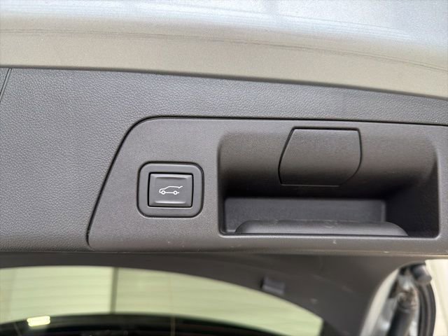 Used 2023 Buick Envision Avenir image 32