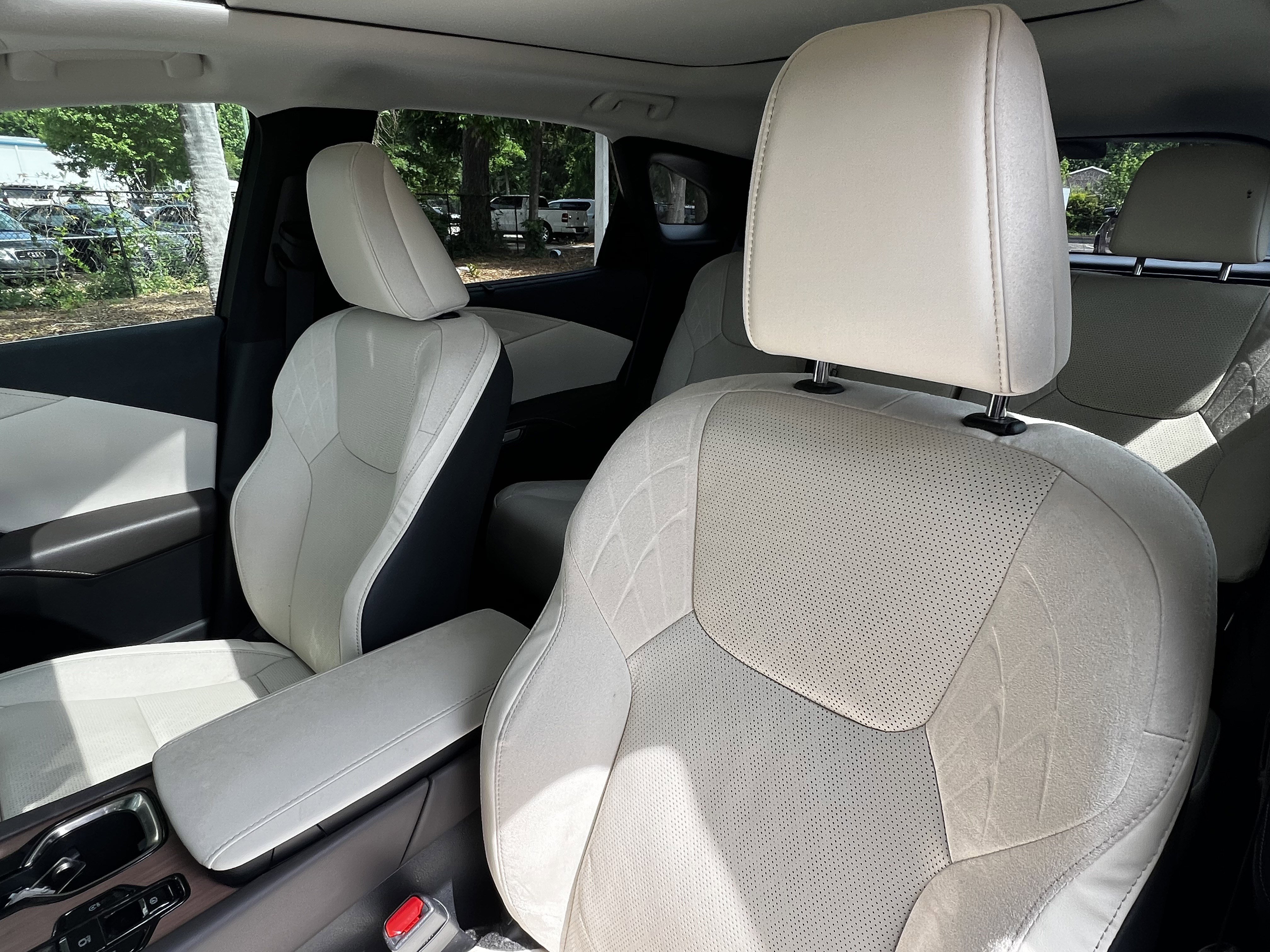 Used 2024 Lexus RX 350 FWD w/ Convenience Package image 17