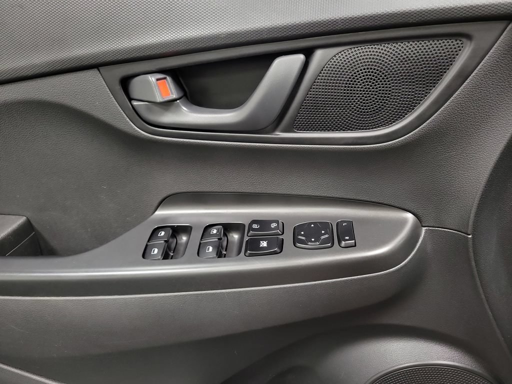 Used 2021 Hyundai Kona SE w/ Cargo Package FWD image 18