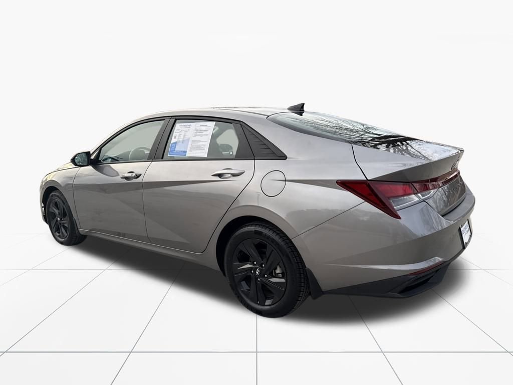 Used 2023 Hyundai Elantra SEL image 6