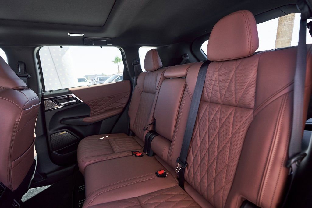 Used 2025 Mitsubishi Outlander SEL FWD image 29