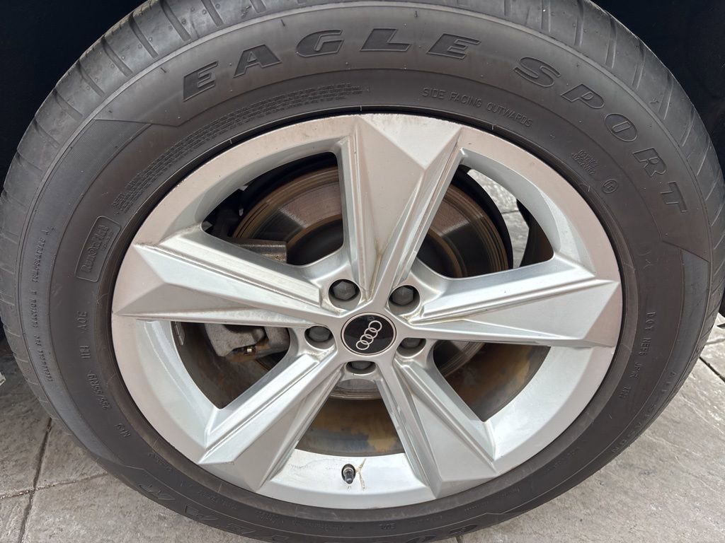 Used 2023 Audi Q7 3.0T Premium image 12