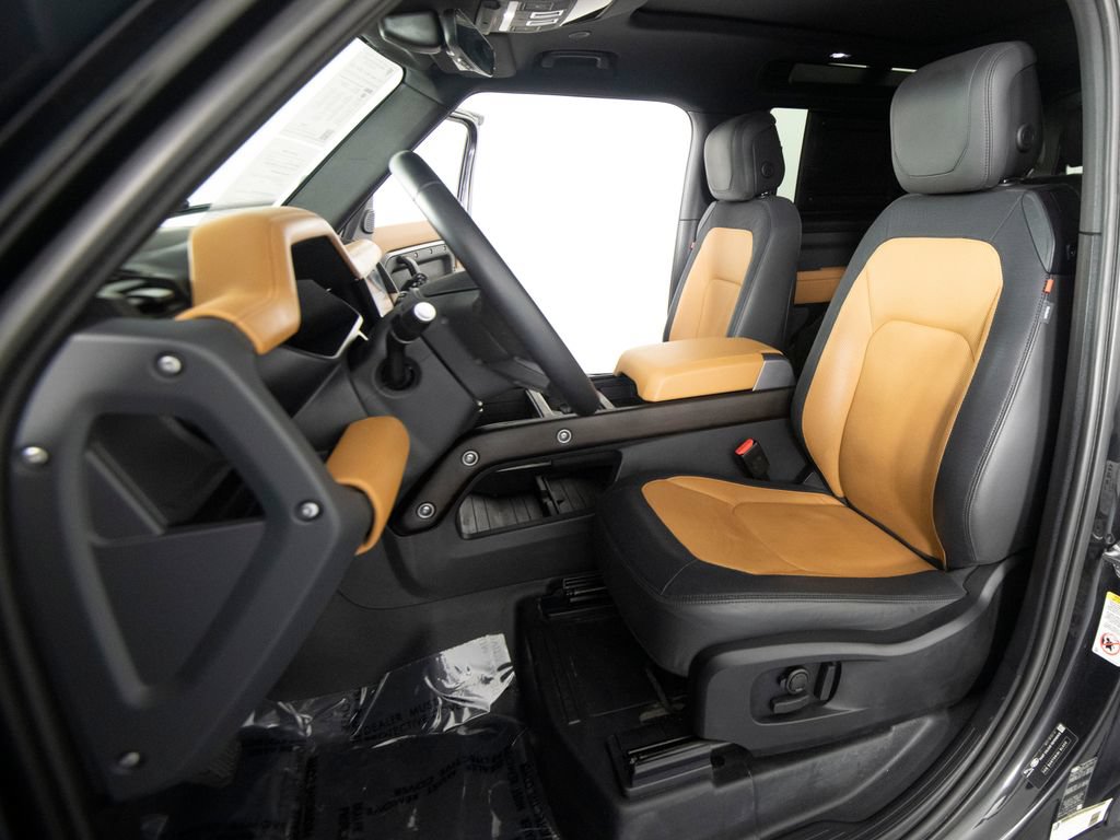 Used 2024 Land Rover Defender 90 X-Dynamic SE AWD/4WD image 32