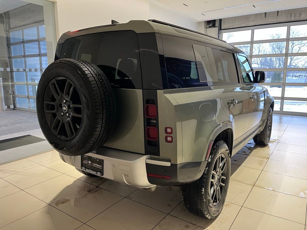 Used 2025 Land Rover Defender 110 S image 5