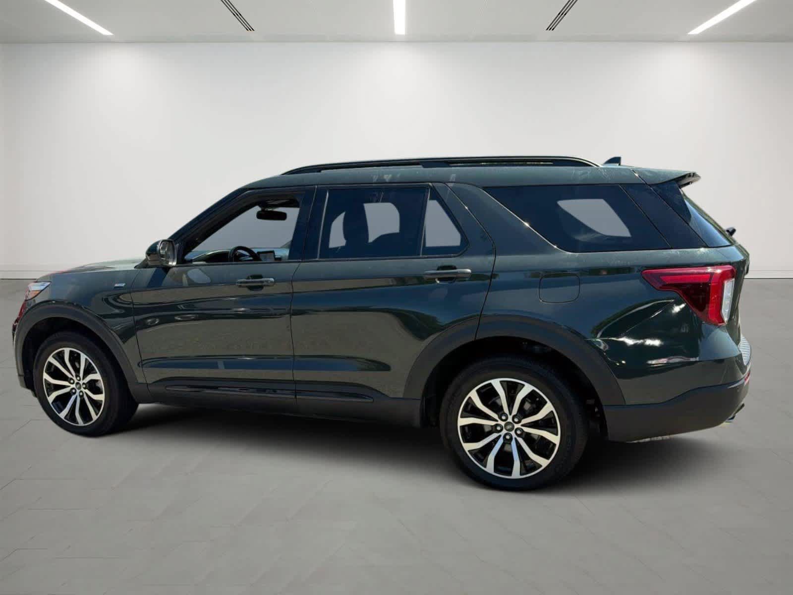 Used 2023 Ford Explorer ST-Line w/ Class IV Trailer Tow Package AWD/4WD image 3