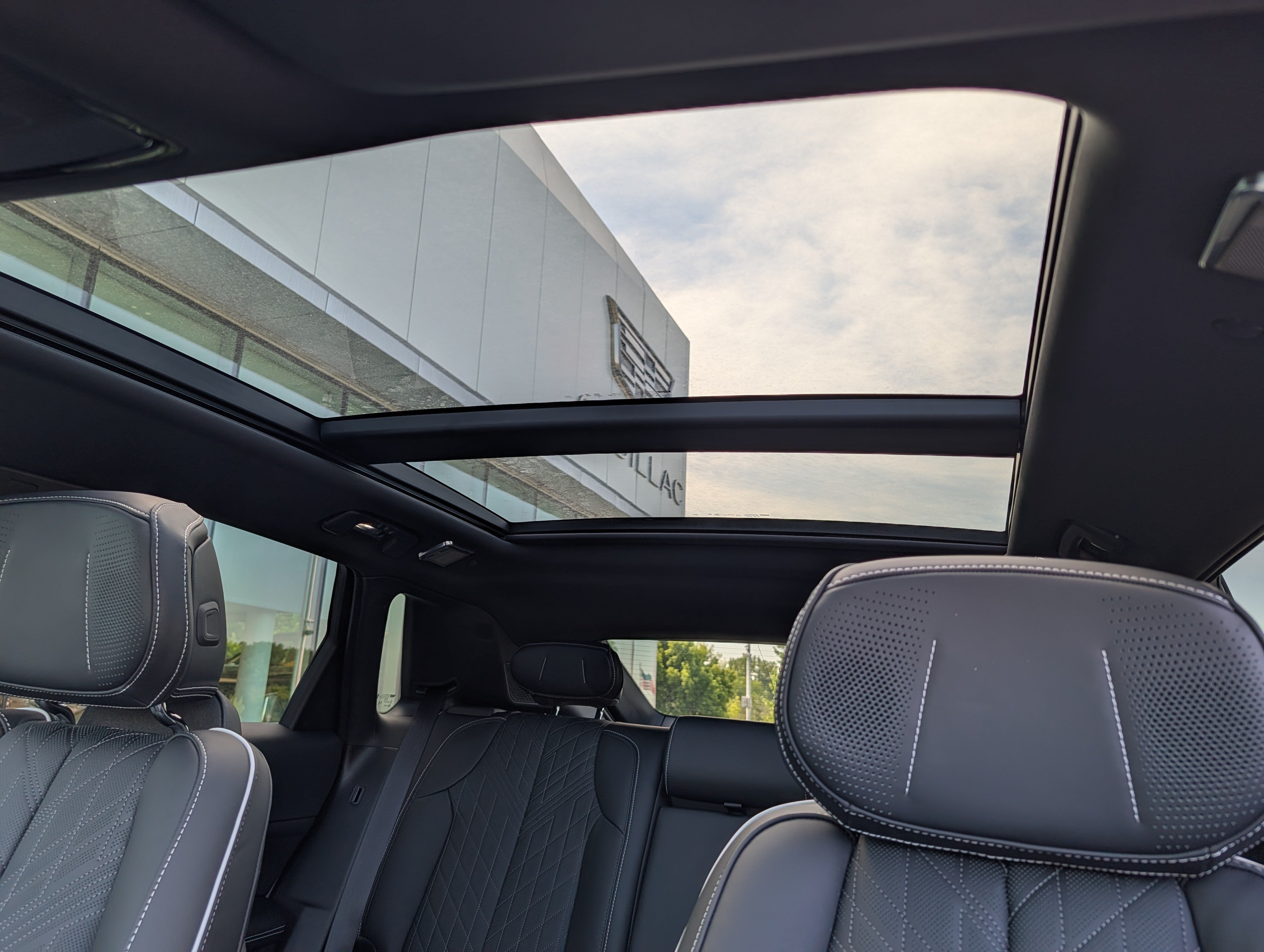New 2026 Cadillac Lyriq V w/ LPO, Floor Liner Package AWD/4WD image 18