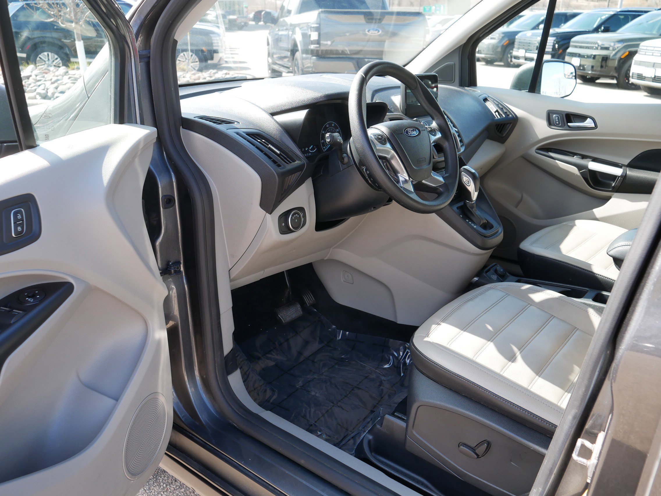 Used 2022 Ford Transit Connect XLT FWD image 11