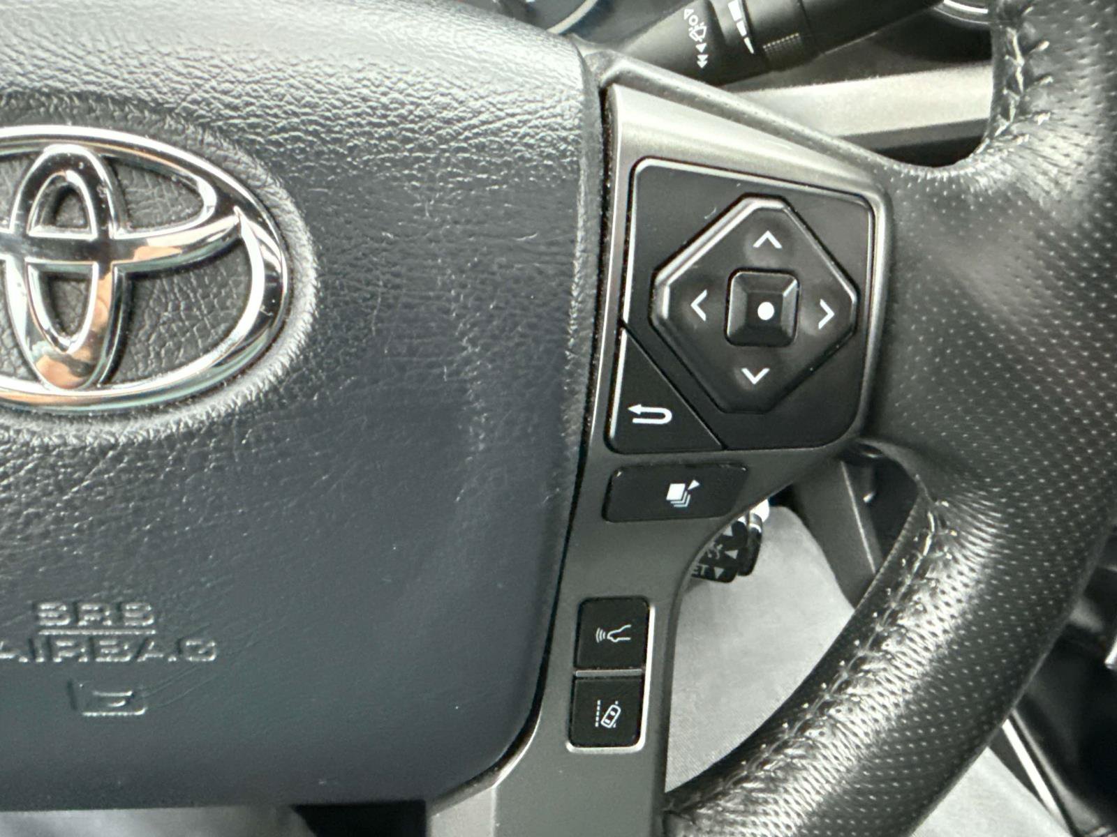 Used 2019 Toyota Tacoma TRD Sport AWD/4WD image 26