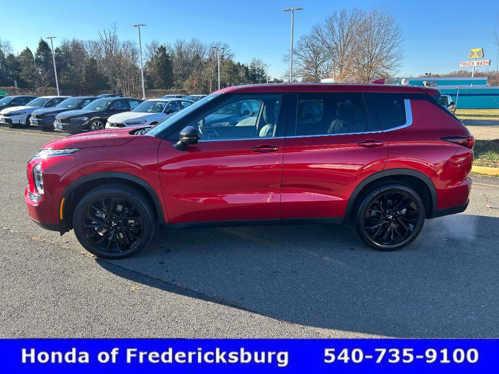 Used 2023 Mitsubishi Outlander SEL Black Edition image 3