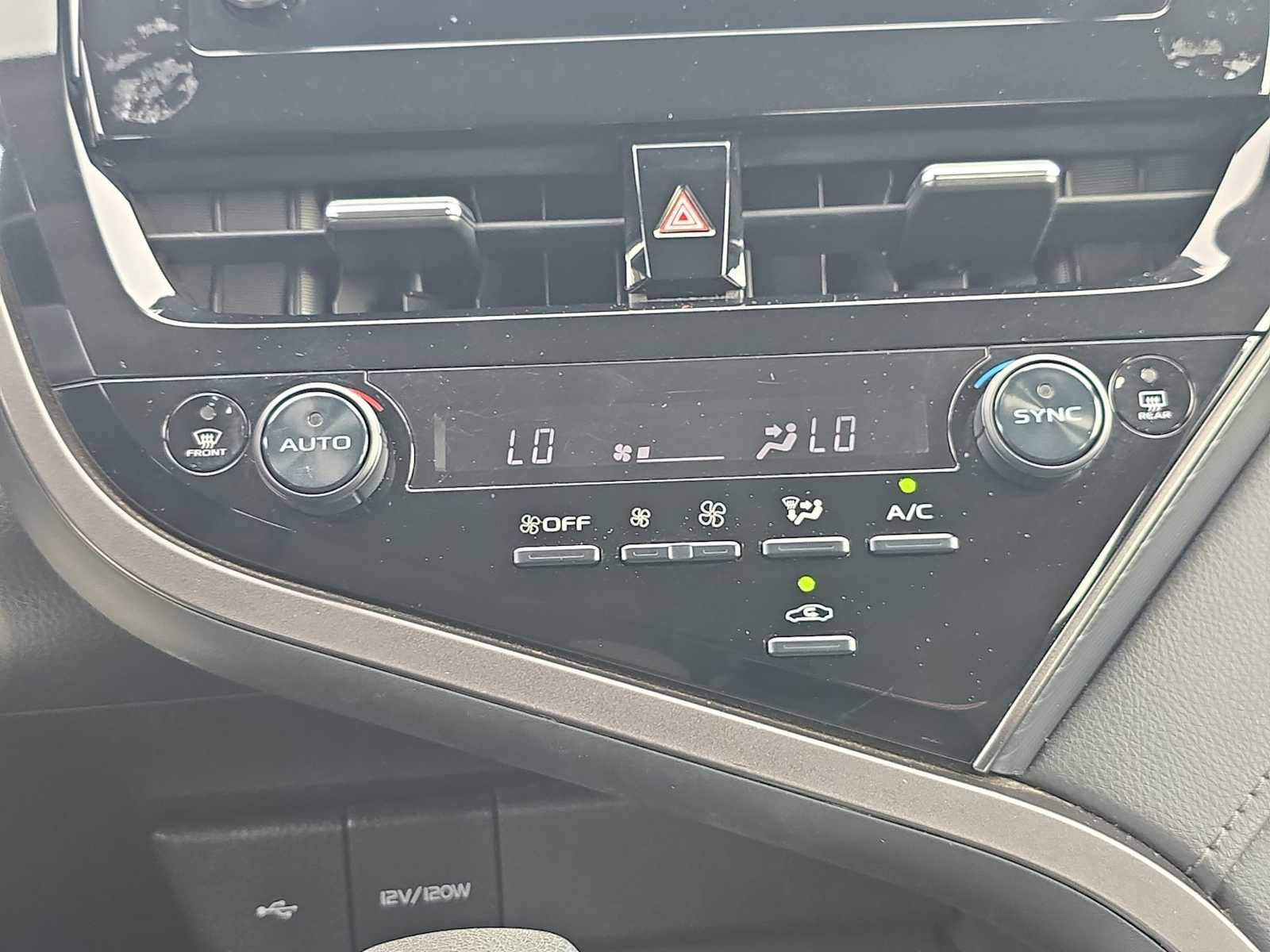 Used 2022 Toyota Camry LE image 17