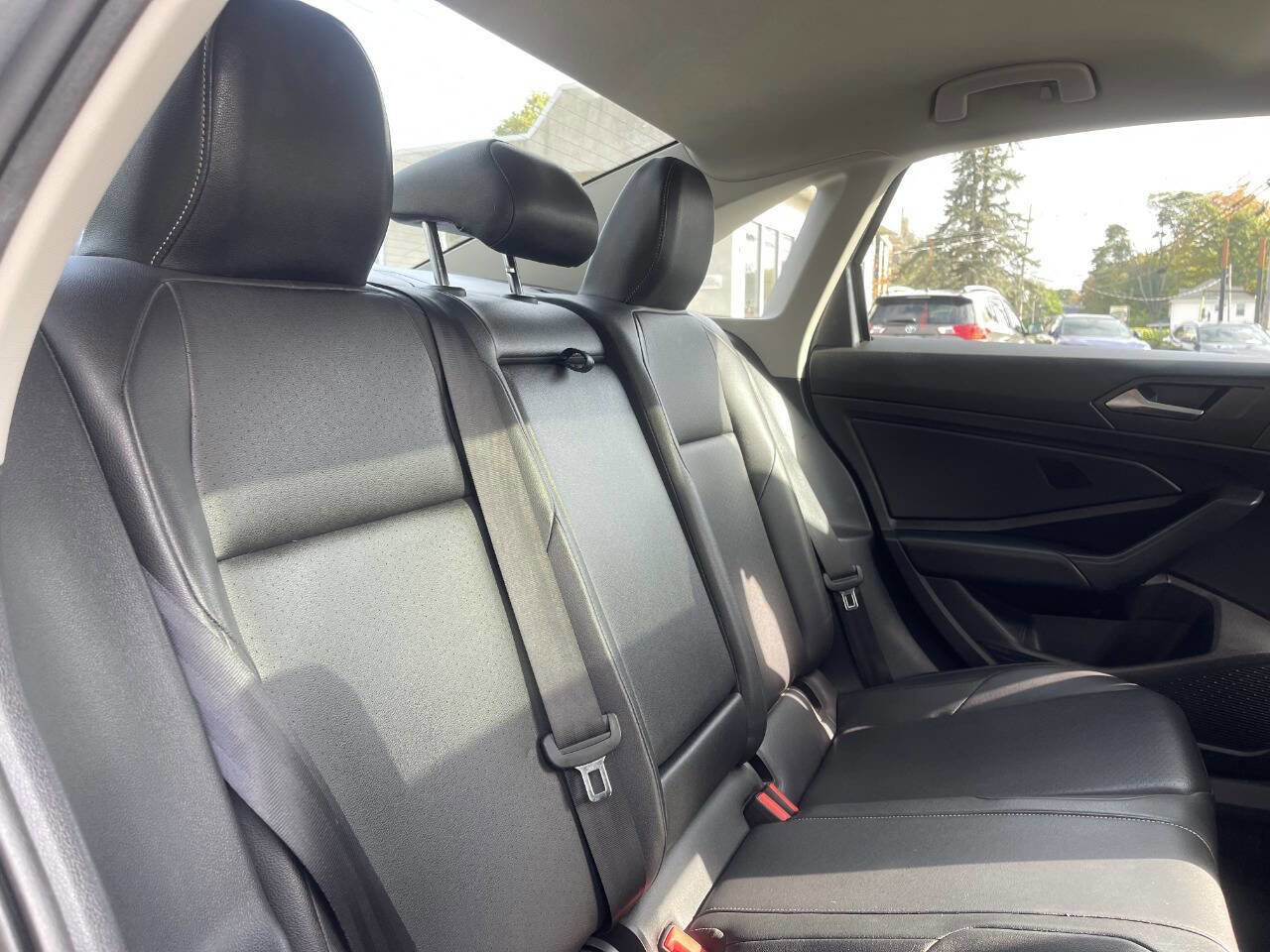 Used 2020 Volkswagen Jetta SE image 25