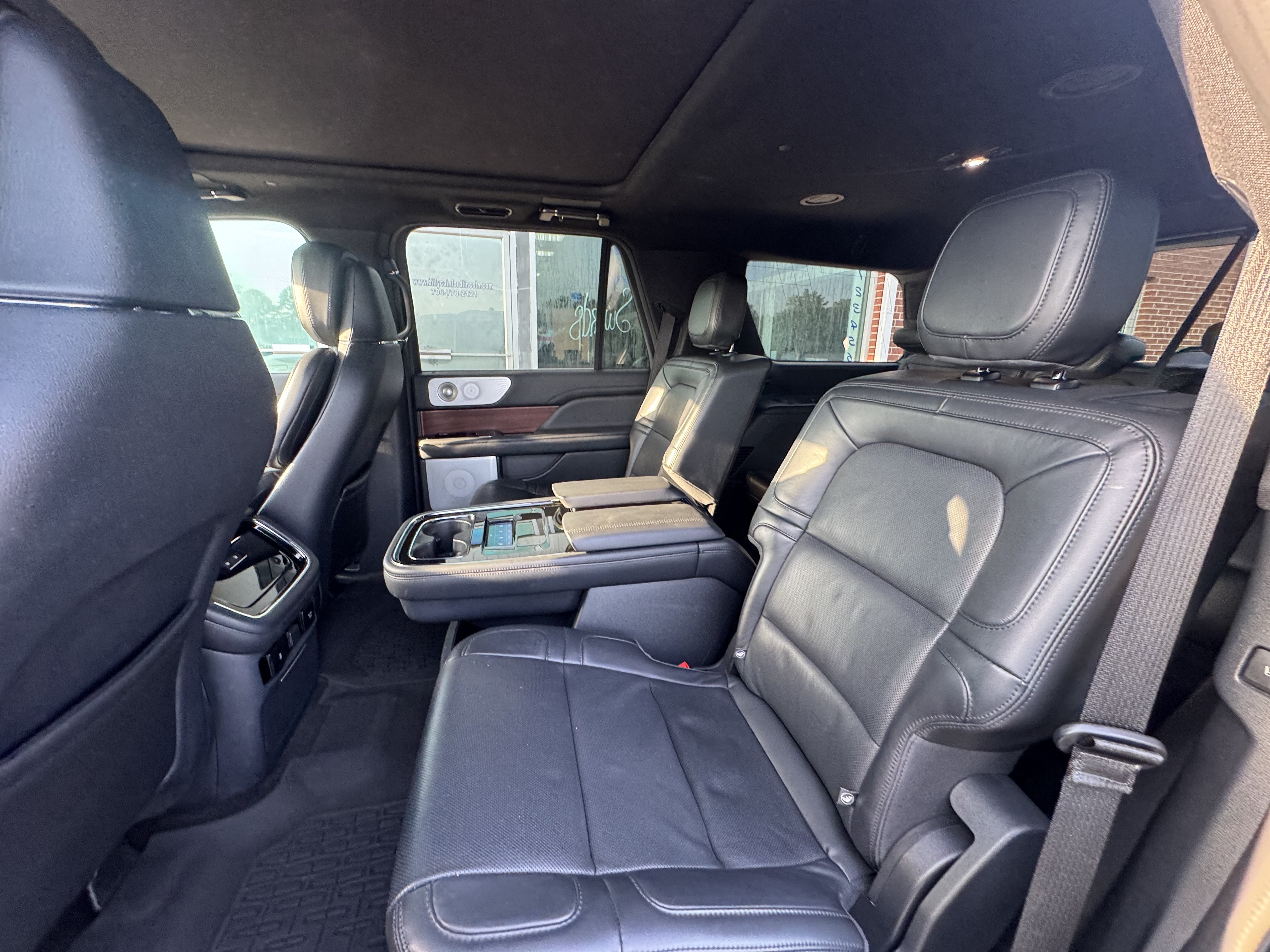 Used 2023 Lincoln Navigator Reserve AWD/4WD image 9