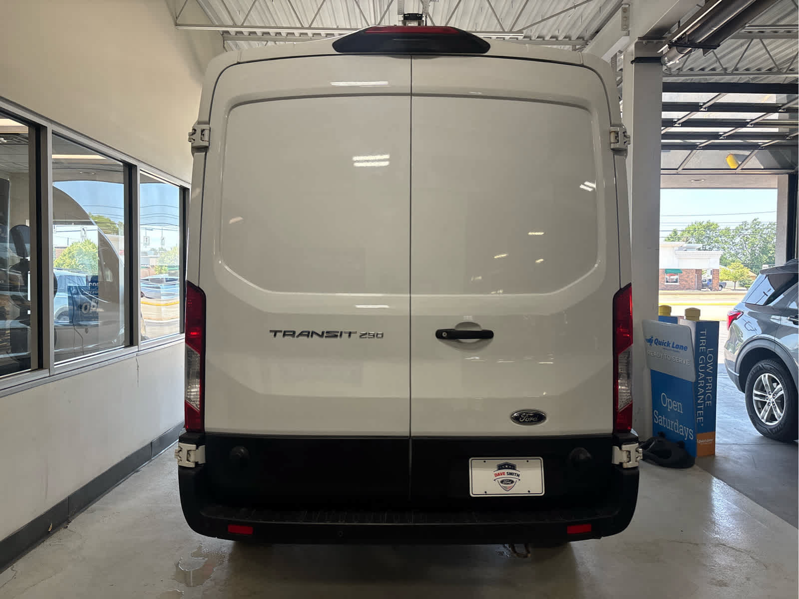 Used 2024 Ford Transit 250 148 Medium Roof RWD image 5