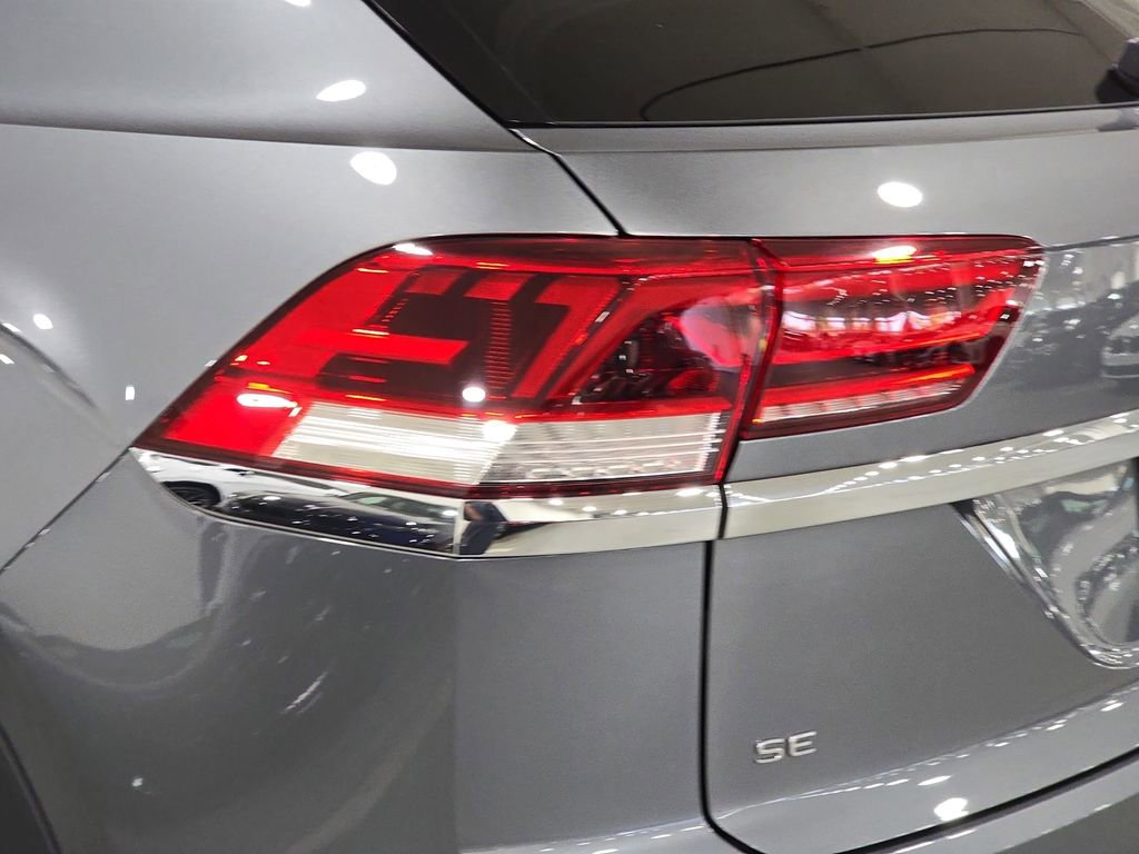 Used 2021 Volkswagen Atlas Cross Sport SE image 31