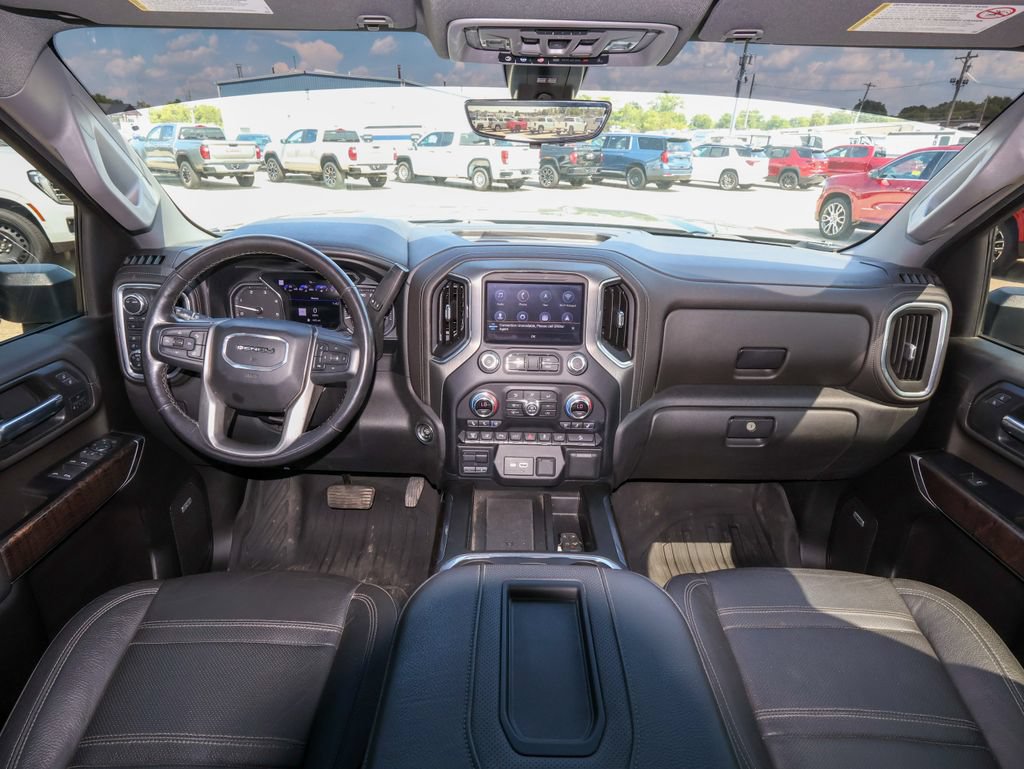 Used 2022 GMC Sierra 3500 Denali w/ Denali Ultimate Package AWD/4WD image 14