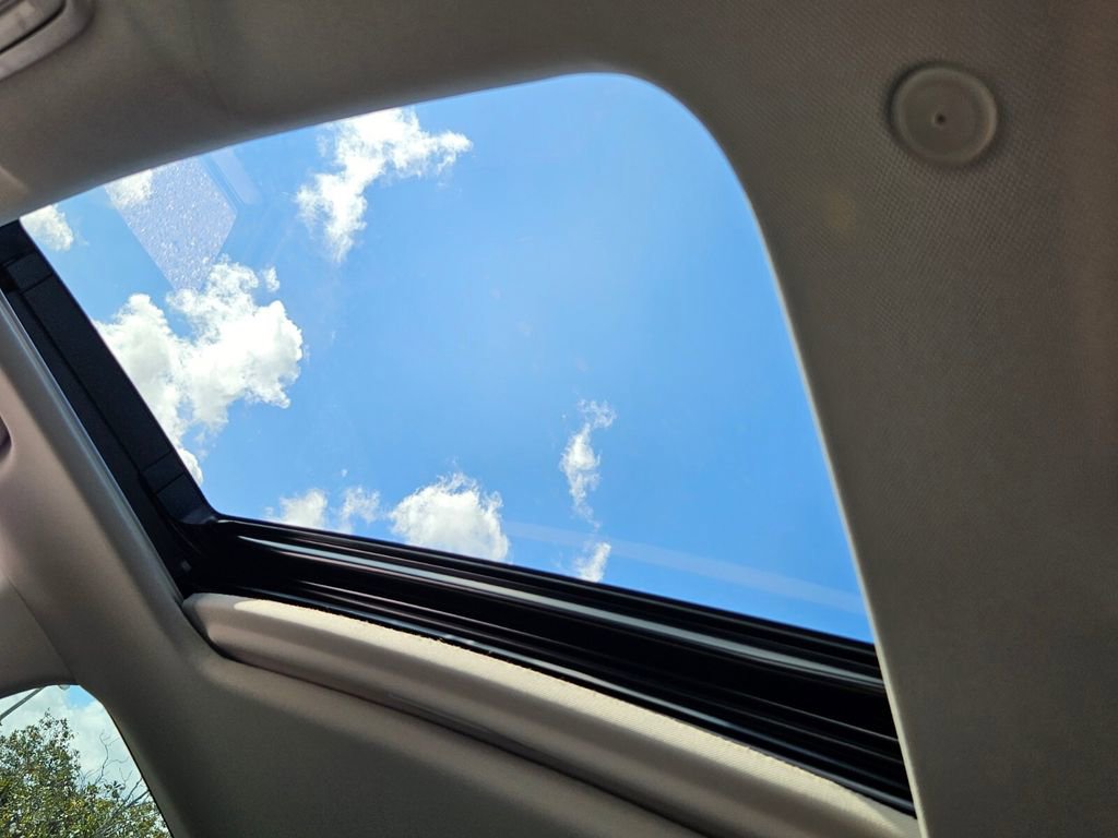 Certified 2023 Honda Accord EX image 22