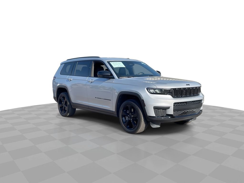 Used 2023 Jeep Grand Cherokee L Laredo image 2