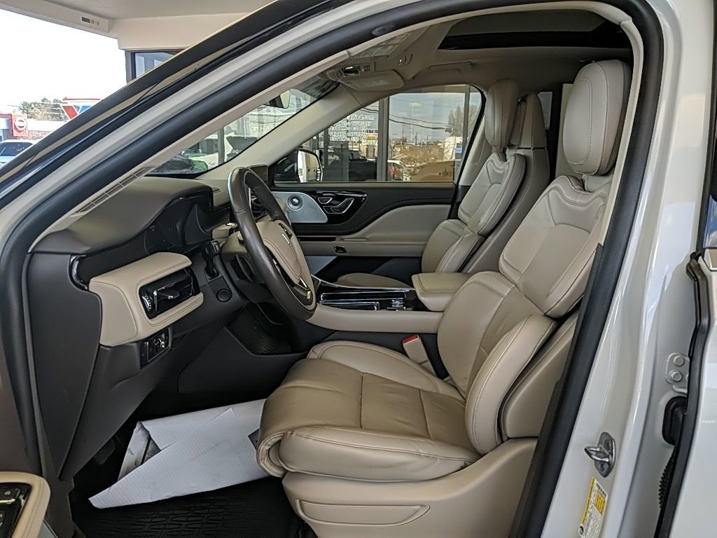 Used 2022 Lincoln Aviator Reserve w/ Equipment Group 201A image 12