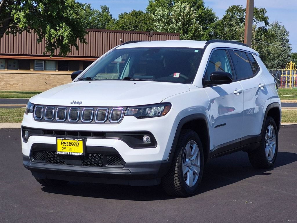 Used 2022 Jeep Compass Latitude AWD/4WD image 3