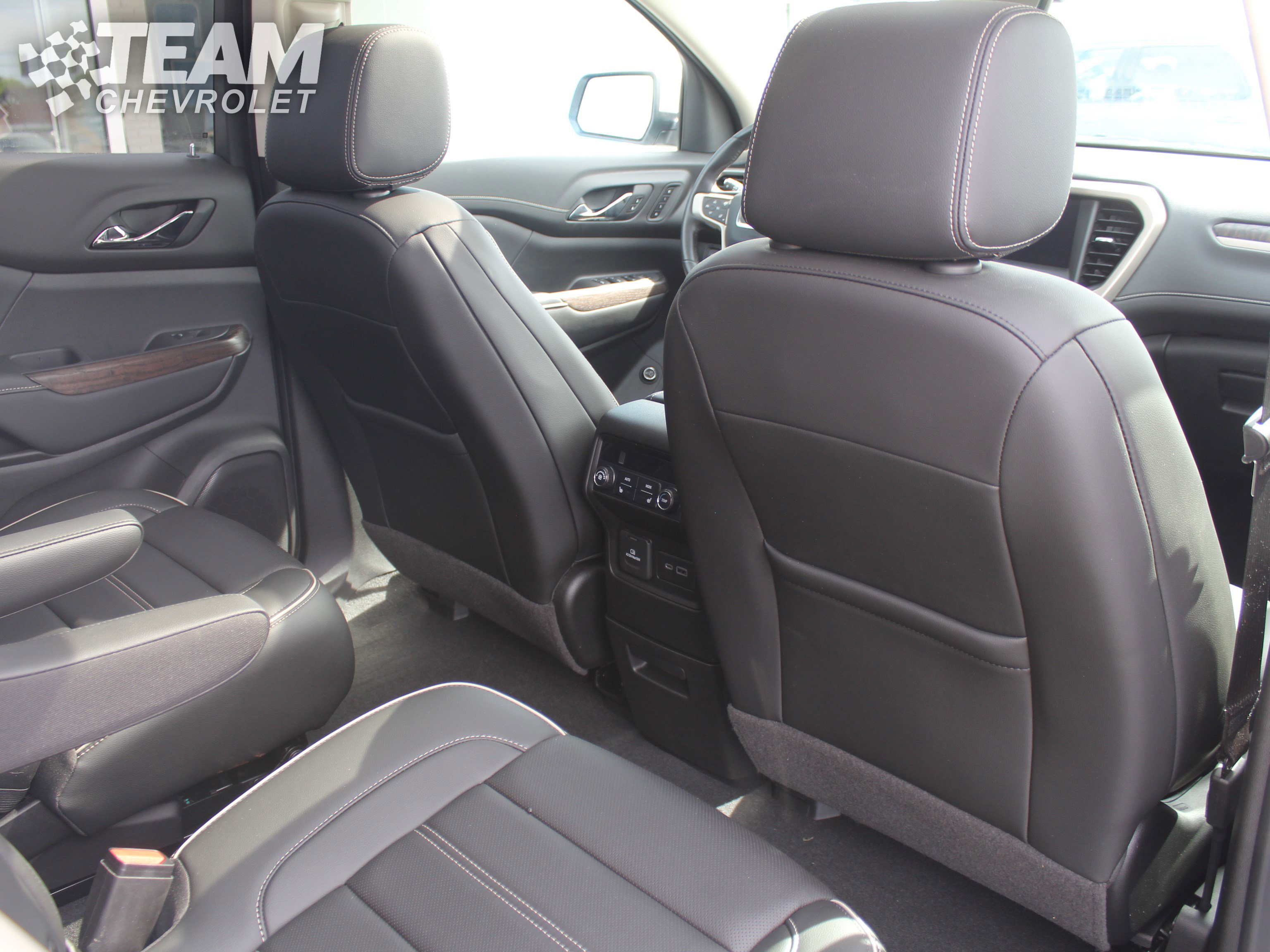 Used 2021 GMC Acadia Denali w/ Denali Ultimate Package AWD/4WD image 29