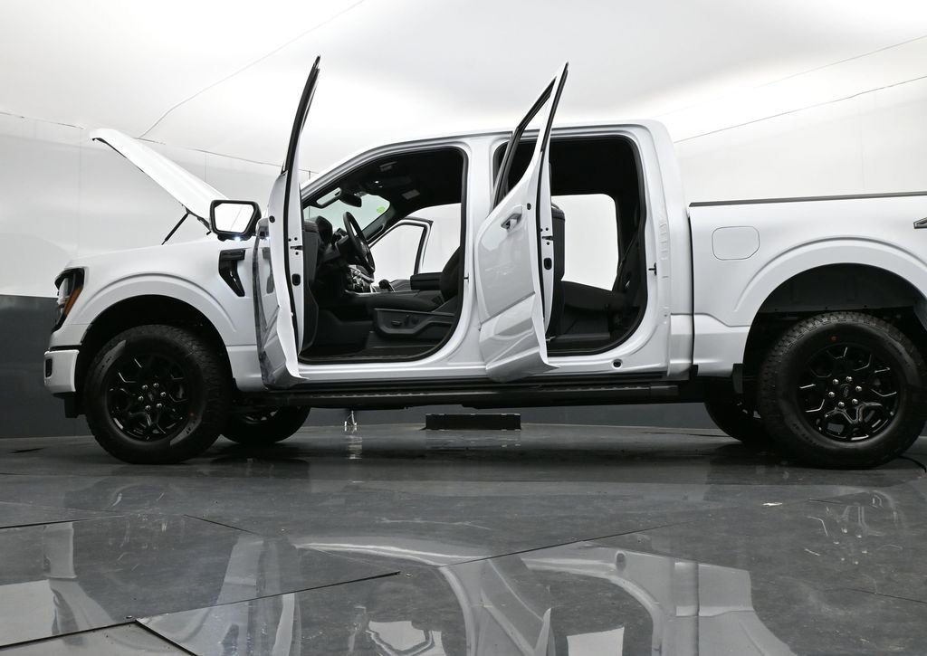 New 2025 Ford F150 XLT w/ Equipment Group 302A MID image 32