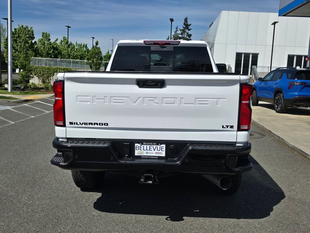 Used 2025 Chevrolet Silverado 2500 LTZ w/ LTZ Plus Package AWD/4WD image 4