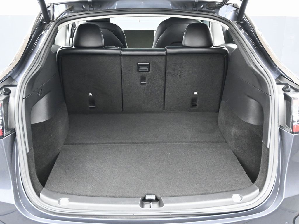 Used 2021 Tesla Model Y Long Range image 14