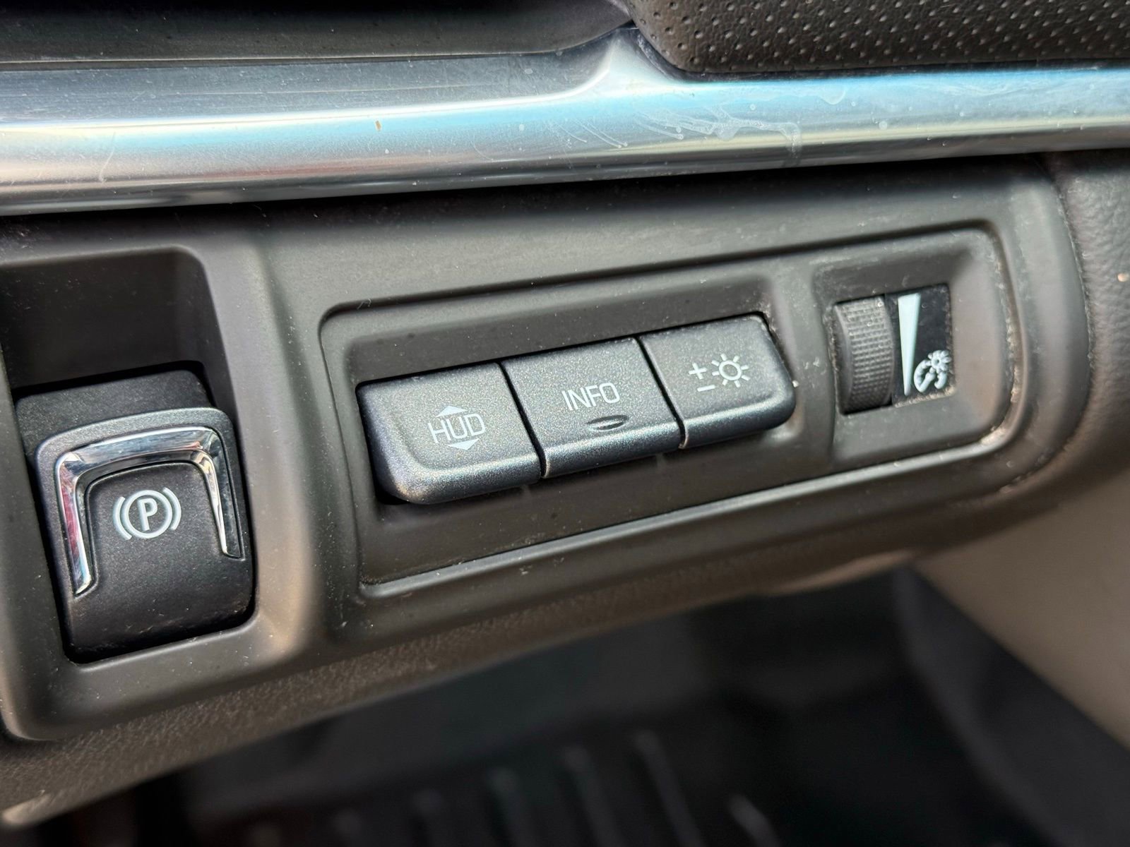 Used 2013 Cadillac XTS Premium image 4