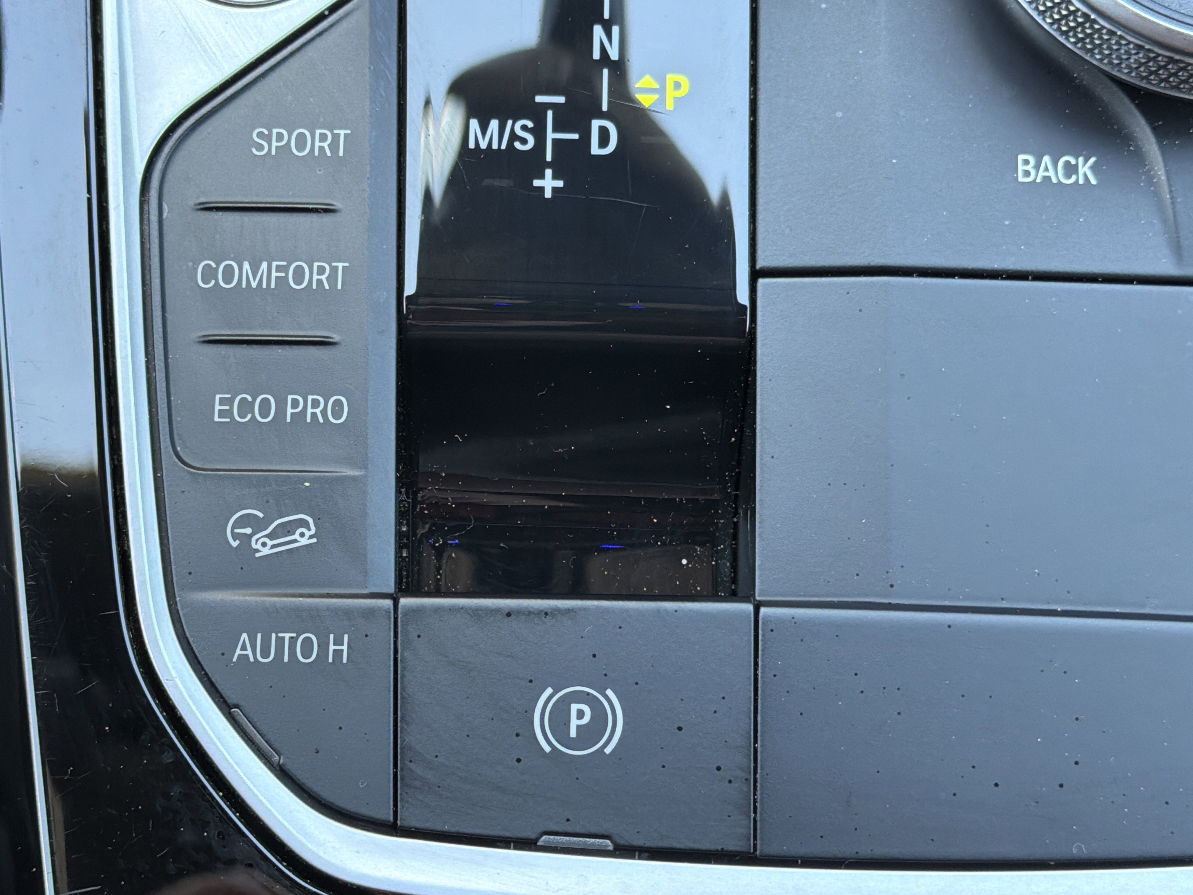Used 2025 BMW X4 xDrive30i AWD/4WD image 9
