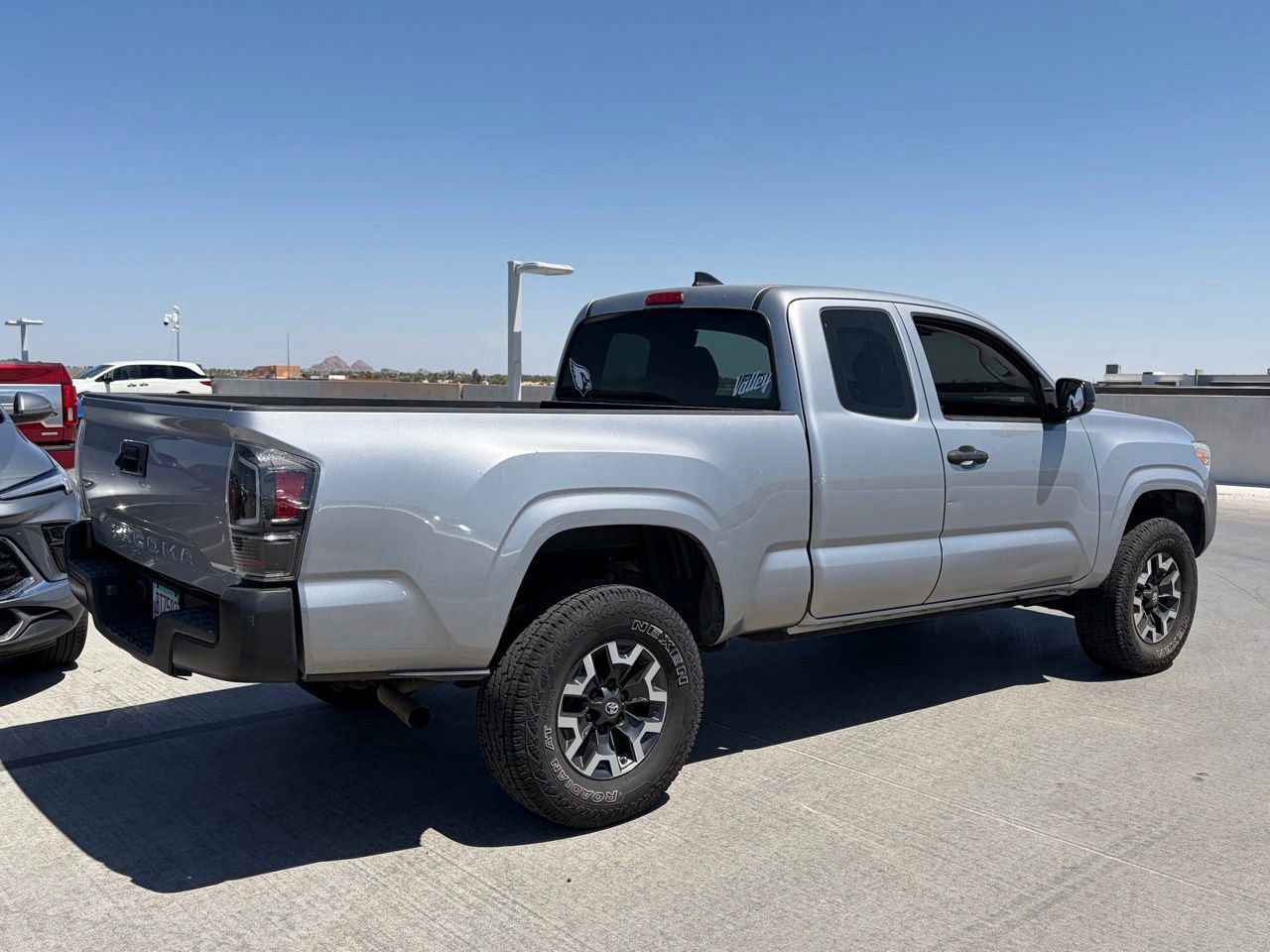 Used 2016 Toyota Tacoma SR RWD image 2