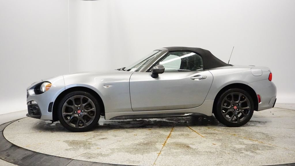 Used 2017 FIAT 124 Spider Abarth image 2